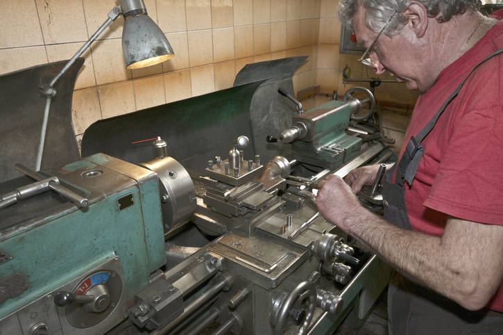 Machine workshop adjusting
